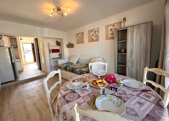 L'escapade Salee - A 100 Metres De La Et En Plein Coeur De Apartament