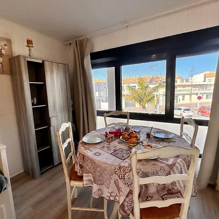 Apartmán Lescapade Salee A 100 M & Centre *